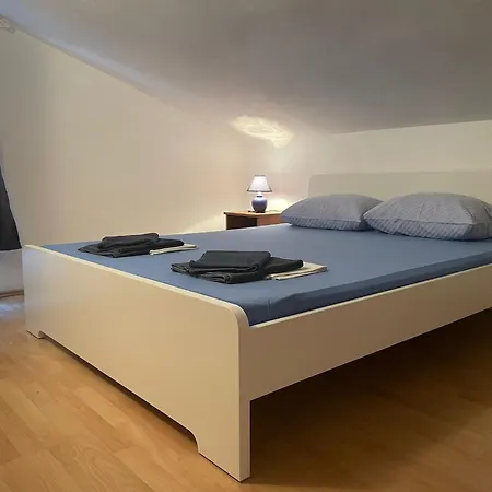 Apartment Vozab Pag Town