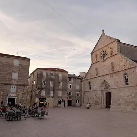 Vozab * Pag Town